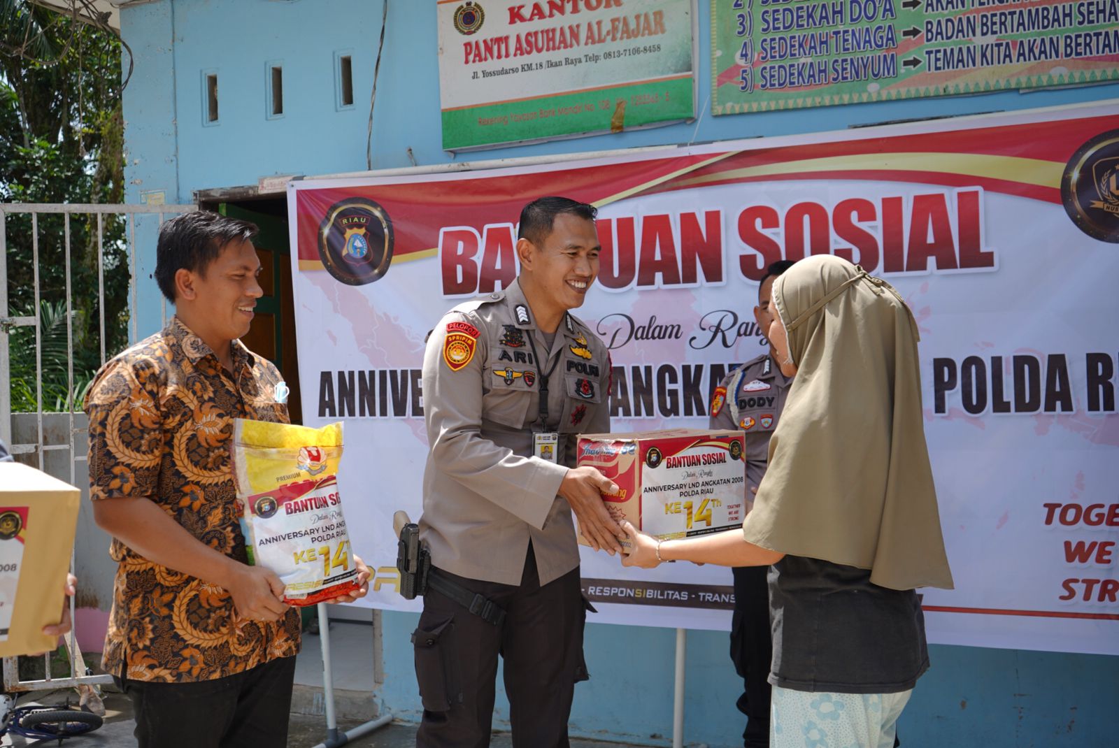 Angkatan Bintara Polri 2008 (LND) Polda Riau Gelar Anniversary Ke - 14 Dengan Kegiatan Bansos Ke Panti Asuhan