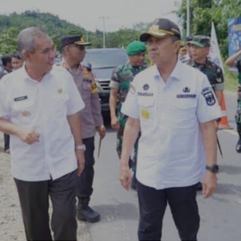 Dampingi Gubernur Riau Dan Forkopimda Riau, Pj Bupati Kampar Tinjau Posko Mudik Perbatasan Riau - Sumbar