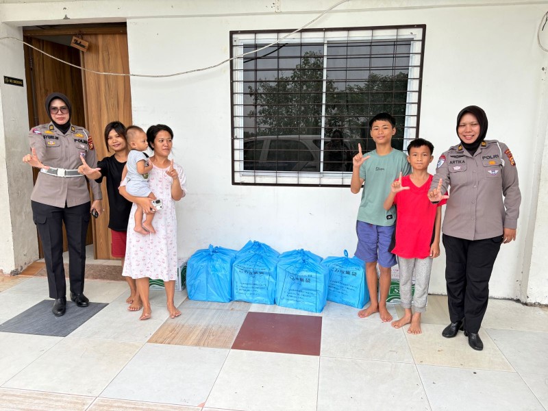 Polantas Menyapa Lewat Jum’at Barokah, Ditlantas Polda Riau Tebar Kepedulian Sosial