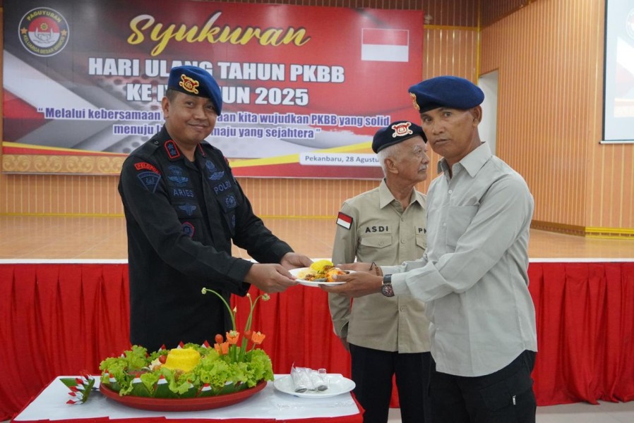 HUT PKBB ke - 9, Dansat Brimob Riau : Jaga Persatuan dan Kesatuan Serta Kekompakan