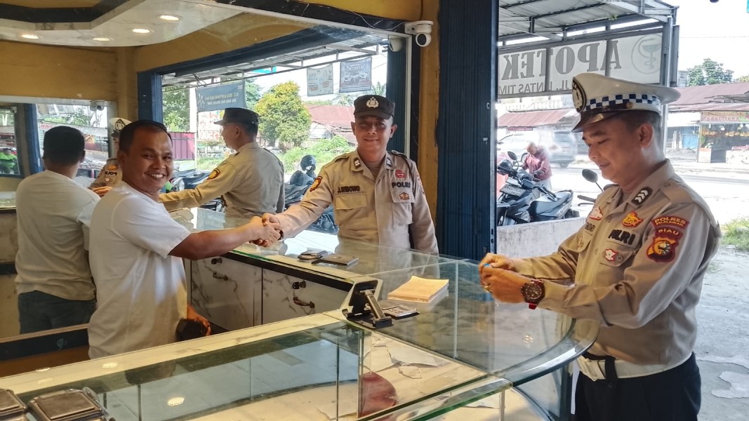 Polsek Bandar Sei Kijang Laksanakan KRYD, Patroli Rutin di Pasar Sei Kijang