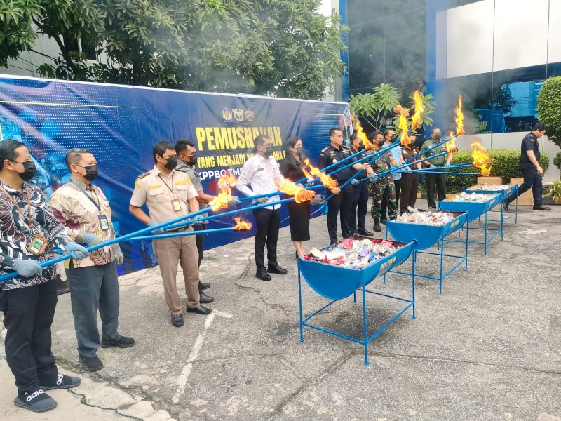 KPPBC TMP B Pekanbaru Musnahkan Barang Yang Jadi Milik Negara (BMMN) Senilai 20 Milyar Lebih