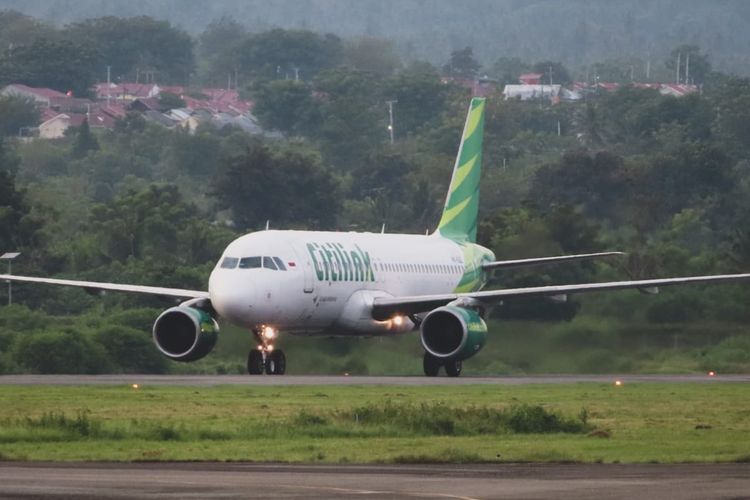Pesawat Citilink Mendarat Darurat di Palembang Akibat Seorang Anak Lepas Penutup Tuas Pintu Darurat