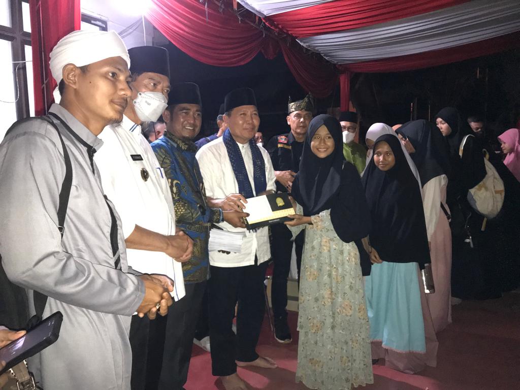 Rusli Ahmad ketua NU Provinsi Riau Sekaligus Waketum DPP PW MOI Buka Bersama Dengan 150 Anak Yatim dan Pondok Pesantren
