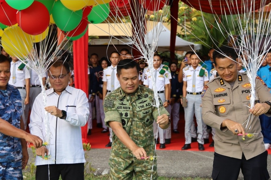 Kodam XIX/Tuanku Tambusai Dukung Pembinaan Generasi Muda Melalui Launching PMB Unilak dan Lomba Olahraga Baris Berbaris U-19
