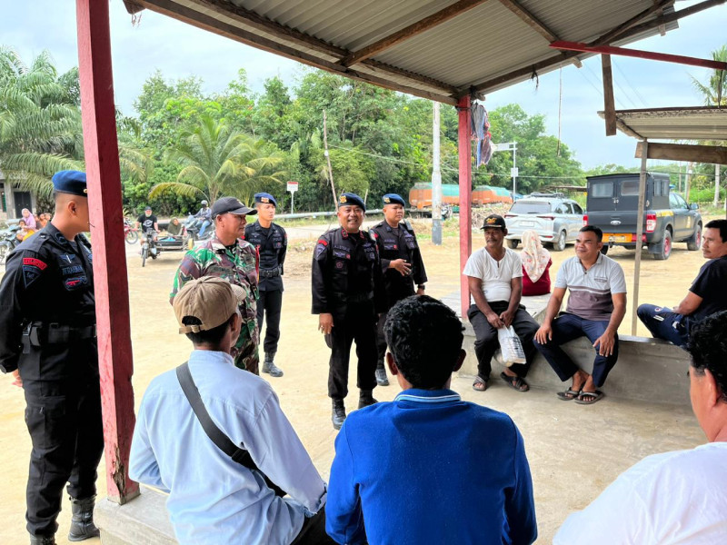 Batalyon B Pelopor Terus Sampaikan Pesan - Pesan Cooling Sytem Pilkada Damai dan Kondusif