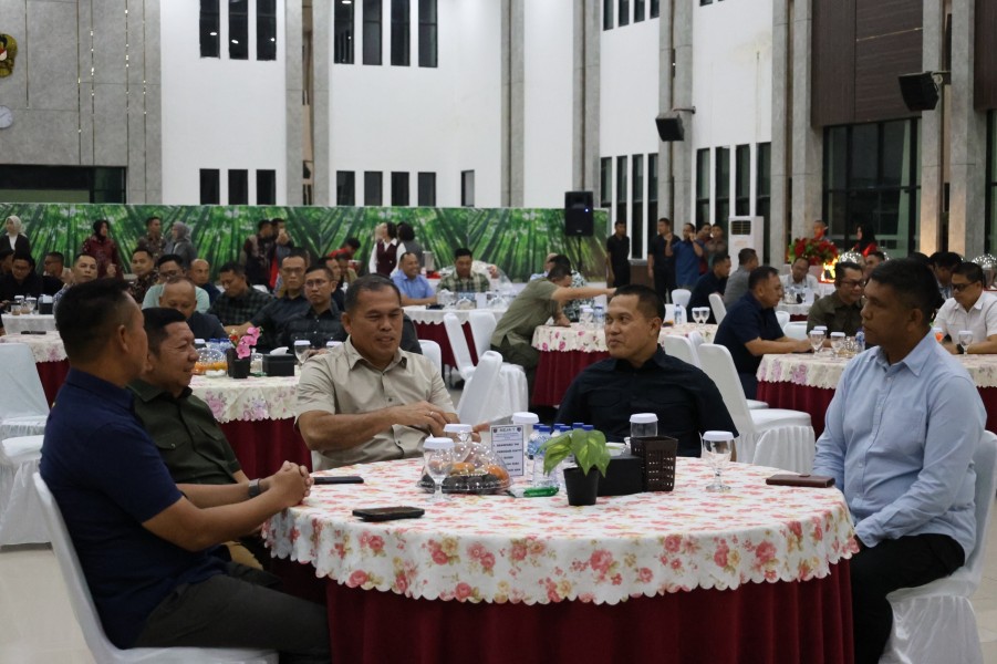 Kodam XIX Tuanku Tambusai Perkuat Sinergi Bersama Pasis Dikreg LV Sesko TNI Lewat Malam Kebersamaan di Pekanbaru