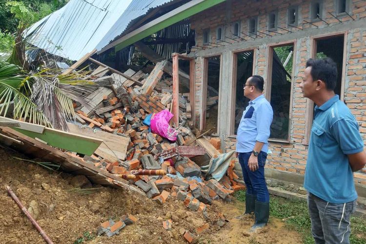 Longsor di Pesisir Selatan Sumbar Rusak 3 Rumah Warga dan 31 Jiwa Mengungsi