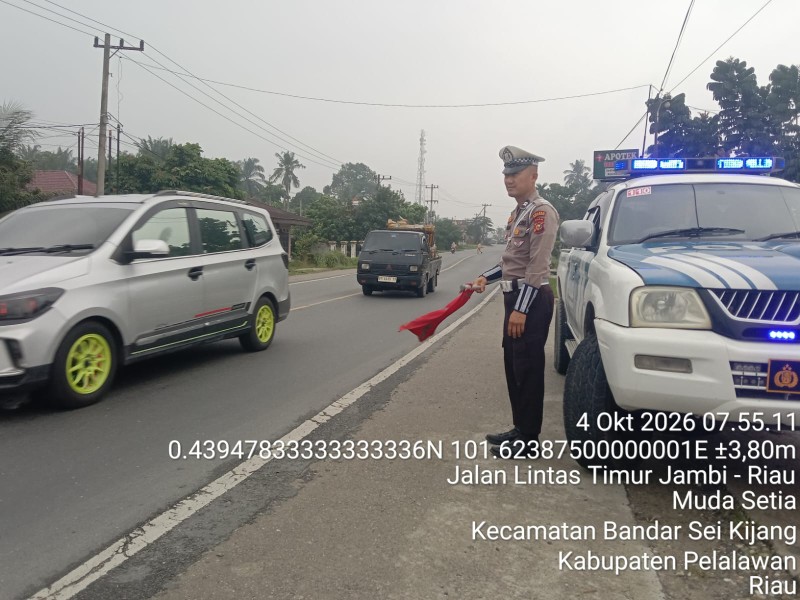Polsek Bandar Sei Kijang Gelar Patroli Preventif di Jalintim, Pastikan Arus Lalu Lintas Aman dan Lancar