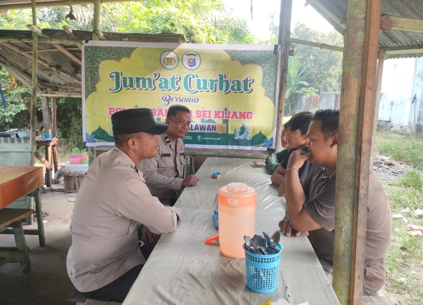 JUMAT CURHAT POLSEK BANDAR SEI KIJANG PERERAT KEDekatan POLISI DENGAN WARGA