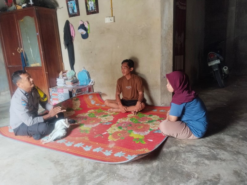 Bhabinkamtibmas Desa Muda Setia Rutin Sambang Warga, Ajak Bersama Jaga Kamtibmas dan Bijak Bermedsos