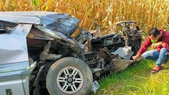 Sopir Minibus Tewas Tertabrak Kereta, Mobil Korban Sampai Terpental Beberapa Meter