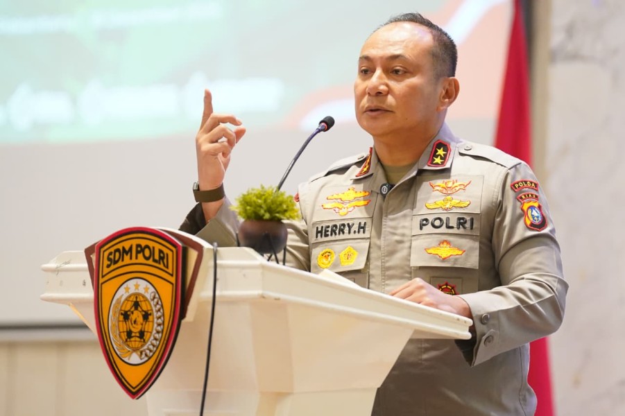Kapolda Riau Buka Rakorbin SDM, Tekankan Personel Adaptif dan Kolaboratif