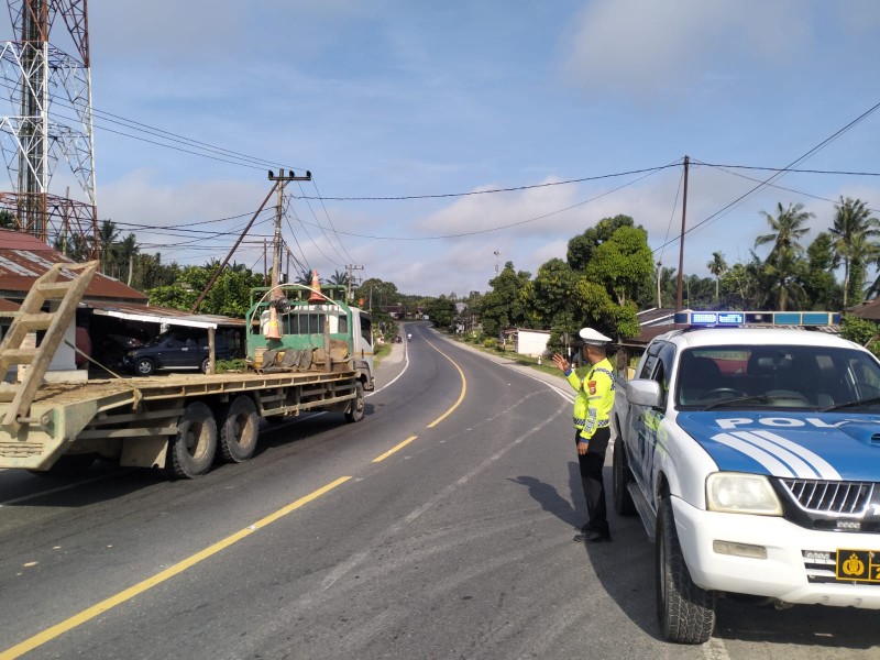 Polsek Bandar Sei Kijang Patroli Preventif di Jalan Lintas Timur, Arus Lancar dan Situasi Kondusif
