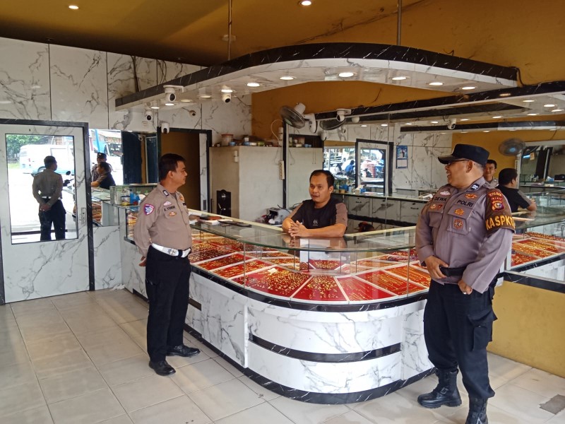 Kegiatan KRYD Polsek Bandar Sei Kijang: Kembali Meningkatkan Pengamanan di Pusat Perbelanjaan