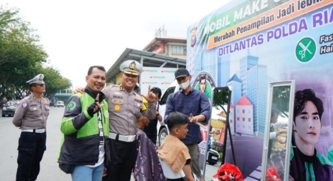 Ditlantas Polda Riau Apresiasi Ojol Tertib Lalu Lintas Lewat Program Mobil Make Over